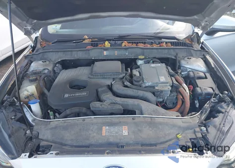 2018 Ford Fusion Hybrid Se z USA, uszkodzony, nr VIN 3FA6P0LU1JR132437